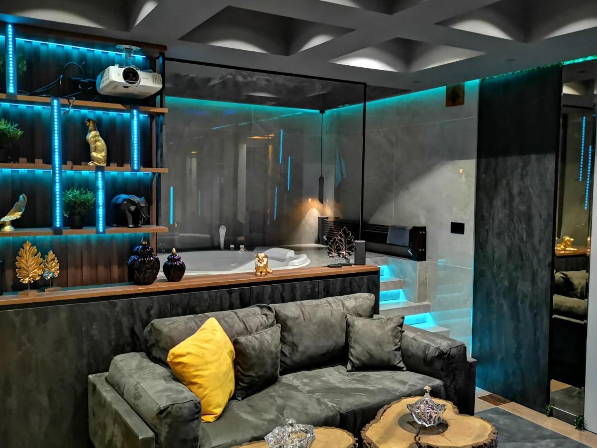 Smart Luxury Penthouse Suites - Private Sauna, Hot-Tub, Home Cinema At The Best Location In Skopje Eksteriør billede