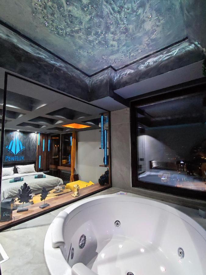 Smart Luxury Penthouse Suites - Private Sauna, Hot-Tub, Home Cinema At The Best Location In Skopje Eksteriør billede