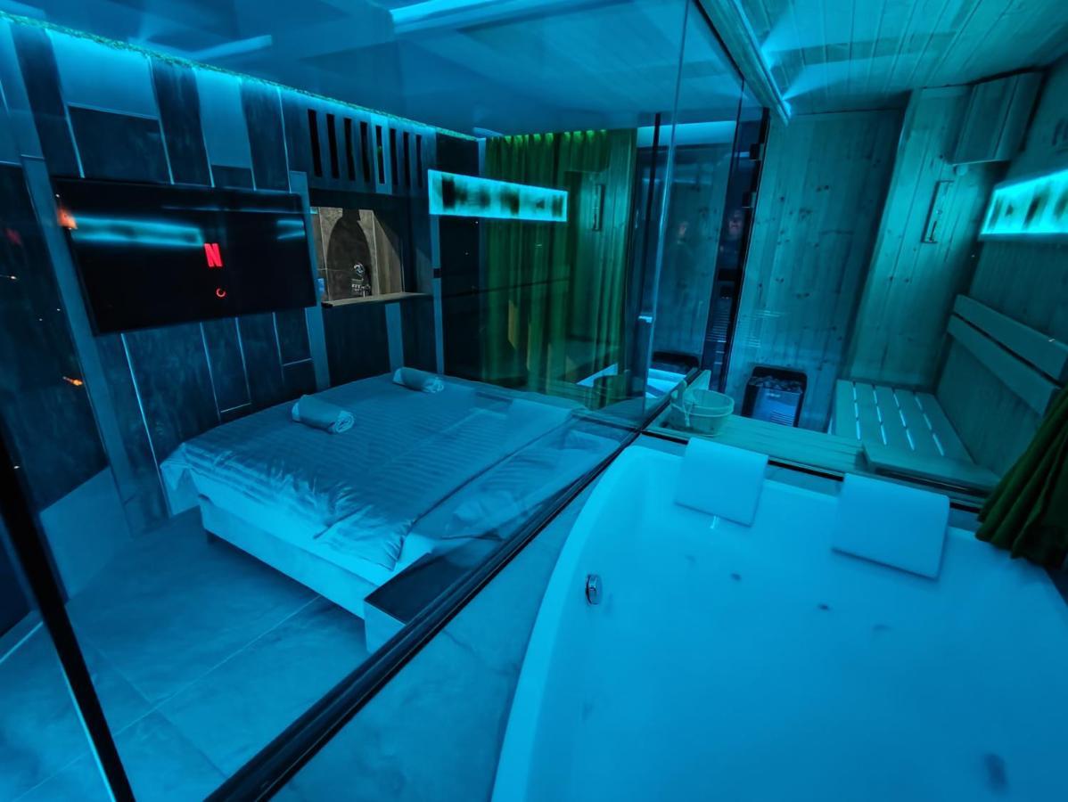Smart Luxury Penthouse Suites - Private Sauna, Hot-Tub, Home Cinema At The Best Location In Skopje Eksteriør billede
