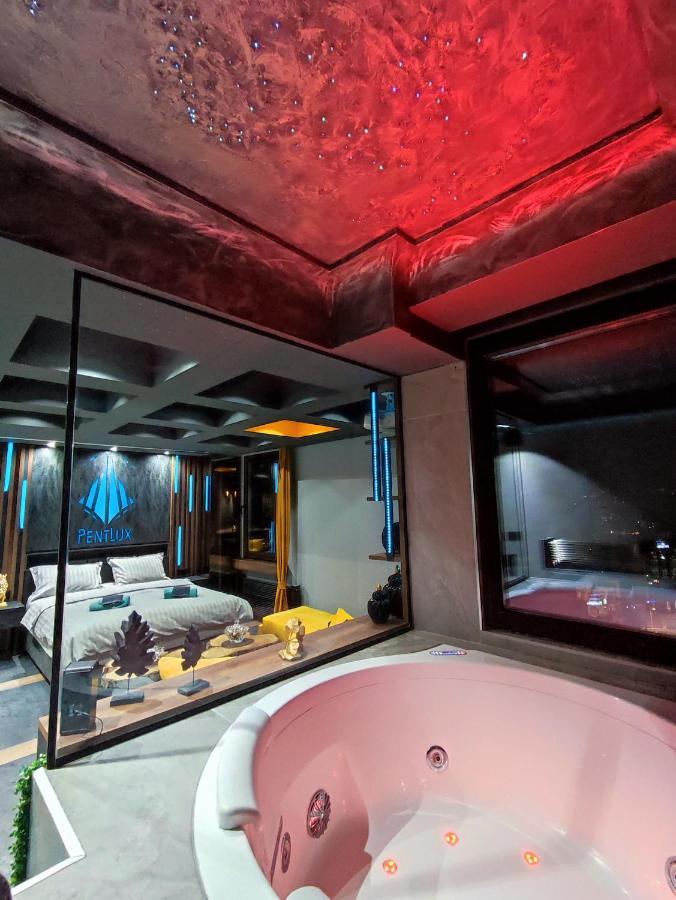 Smart Luxury Penthouse Suites - Private Sauna, Hot-Tub, Home Cinema At The Best Location In Skopje Eksteriør billede