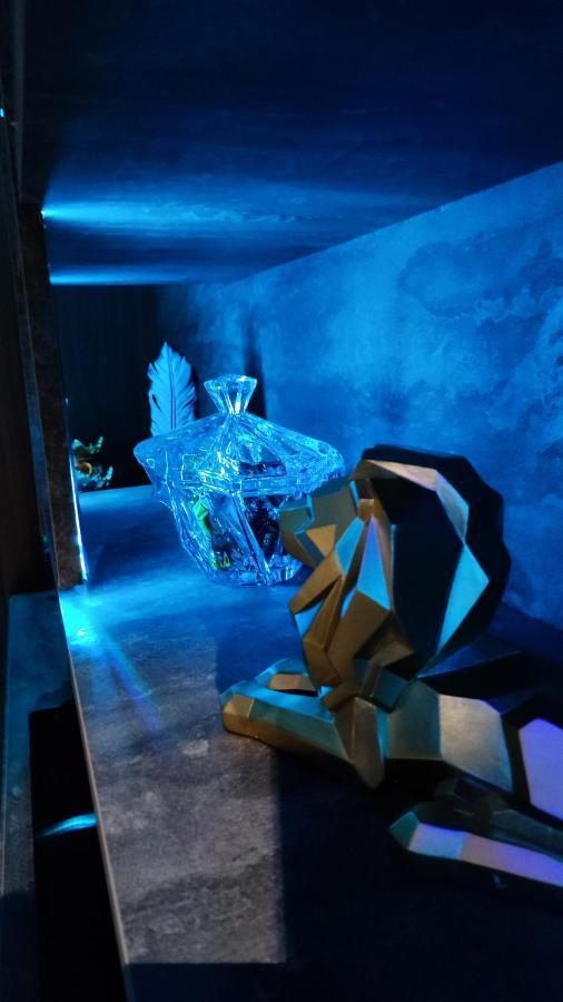 Smart Luxury Penthouse Suites - Private Sauna, Hot-Tub, Home Cinema At The Best Location In Skopje Eksteriør billede