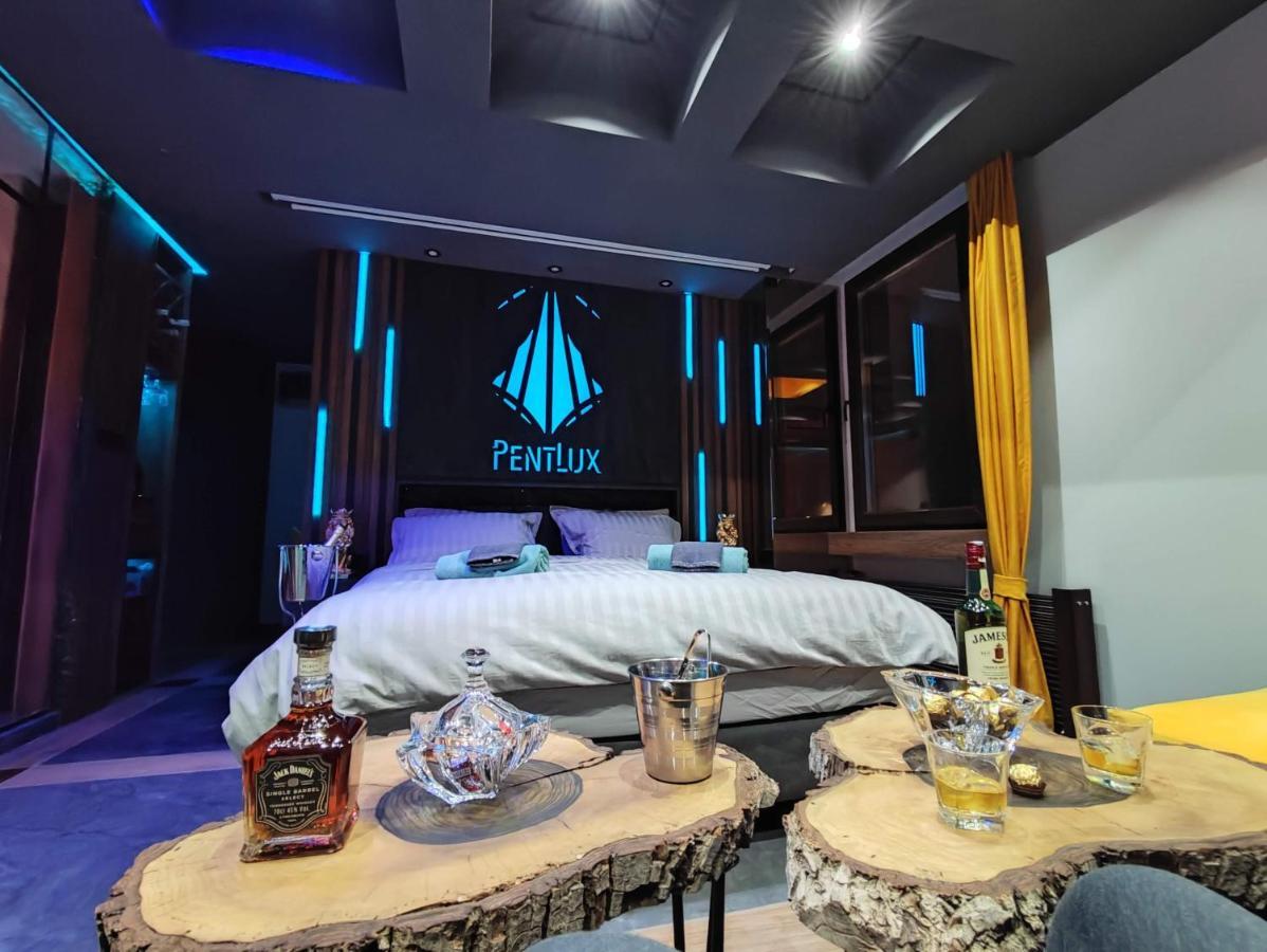 Smart Luxury Penthouse Suites - Private Sauna, Hot-Tub, Home Cinema At The Best Location In Skopje Eksteriør billede