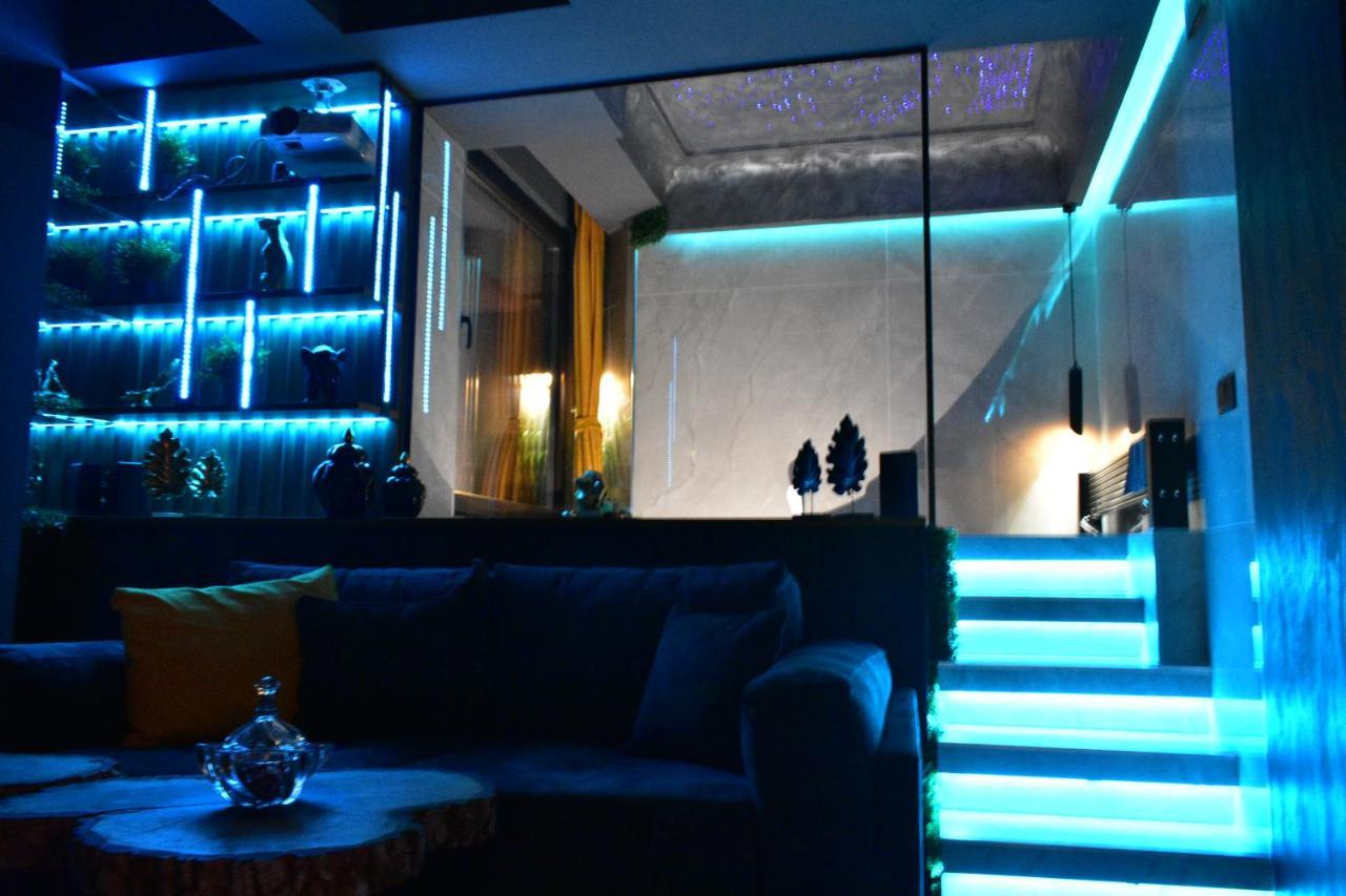 Smart Luxury Penthouse Suites - Private Sauna, Hot-Tub, Home Cinema At The Best Location In Skopje Eksteriør billede