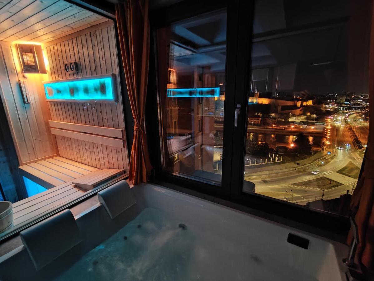 Smart Luxury Penthouse Suites - Private Sauna, Hot-Tub, Home Cinema At The Best Location In Skopje Eksteriør billede