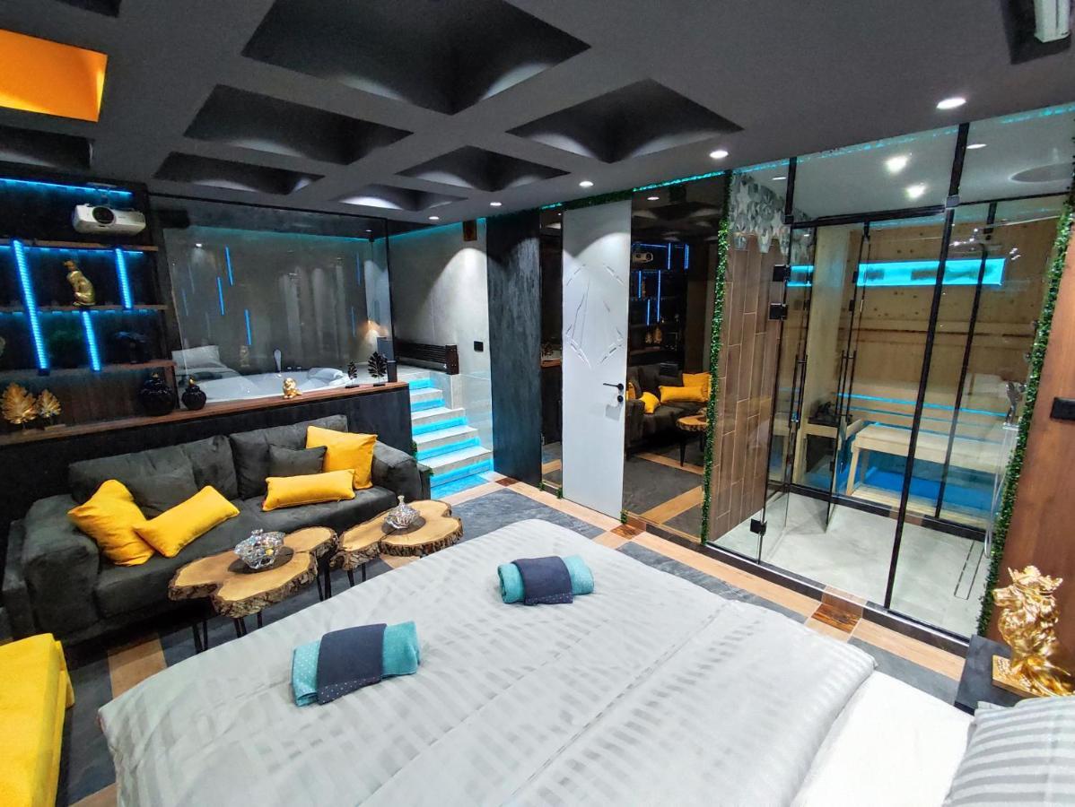 Smart Luxury Penthouse Suites - Private Sauna, Hot-Tub, Home Cinema At The Best Location In Skopje Eksteriør billede