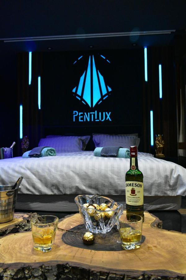 Smart Luxury Penthouse Suites - Private Sauna, Hot-Tub, Home Cinema At The Best Location In Skopje Eksteriør billede