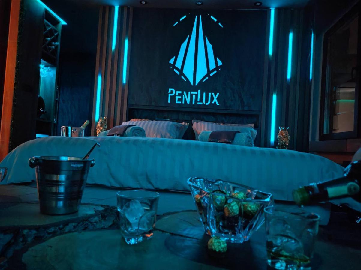 Smart Luxury Penthouse Suites - Private Sauna, Hot-Tub, Home Cinema At The Best Location In Skopje Eksteriør billede