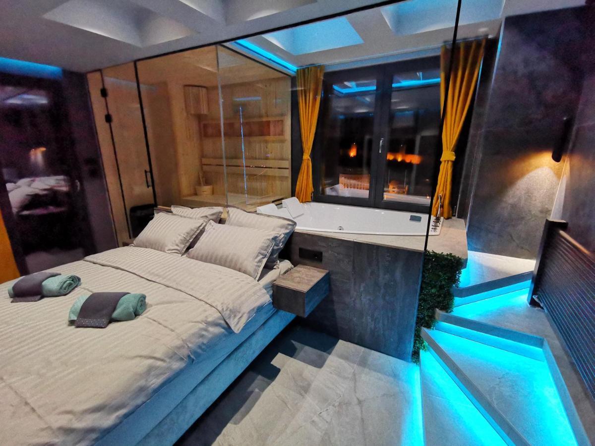 Smart Luxury Penthouse Suites - Private Sauna, Hot-Tub, Home Cinema At The Best Location In Skopje Eksteriør billede
