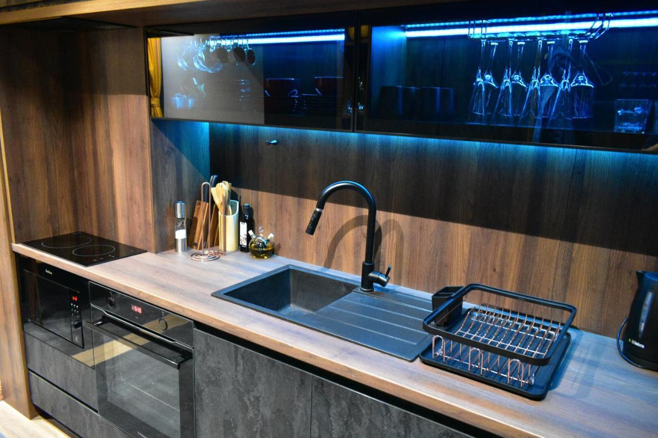 Smart Luxury Penthouse Suites - Private Sauna, Hot-Tub, Home Cinema At The Best Location In Skopje Eksteriør billede