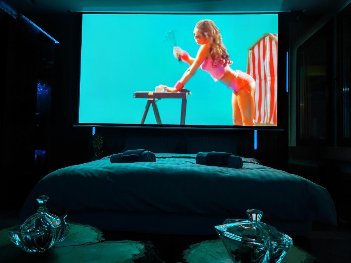 Smart Luxury Penthouse Suites - Private Sauna, Hot-Tub, Home Cinema At The Best Location In Skopje Eksteriør billede