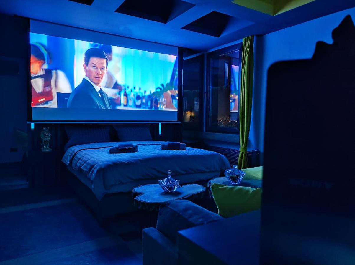 Smart Luxury Penthouse Suites - Private Sauna, Hot-Tub, Home Cinema At The Best Location In Skopje Eksteriør billede