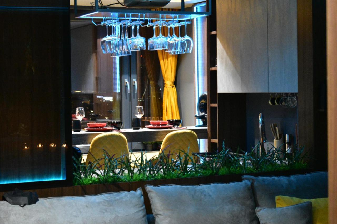 Smart Luxury Penthouse Suites - Private Sauna, Hot-Tub, Home Cinema At The Best Location In Skopje Eksteriør billede