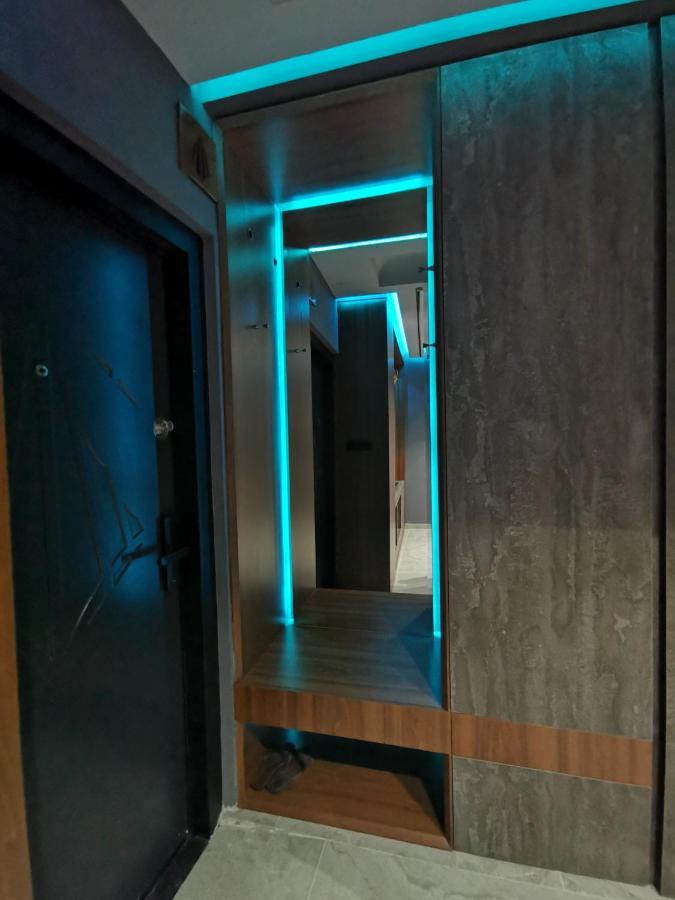 Smart Luxury Penthouse Suites - Private Sauna, Hot-Tub, Home Cinema At The Best Location In Skopje Eksteriør billede