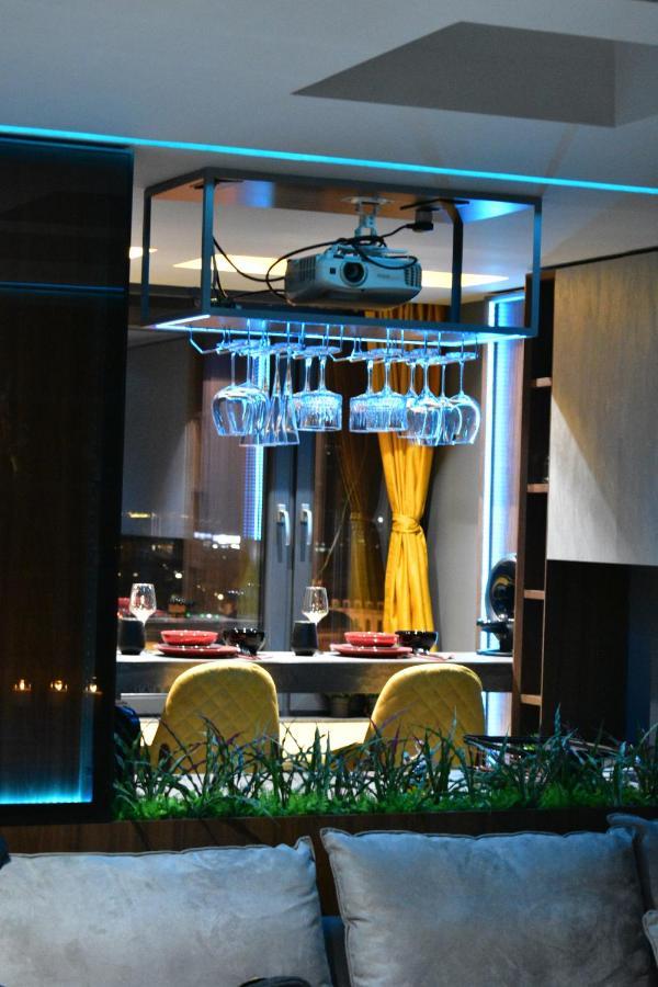 Smart Luxury Penthouse Suites - Private Sauna, Hot-Tub, Home Cinema At The Best Location In Skopje Eksteriør billede