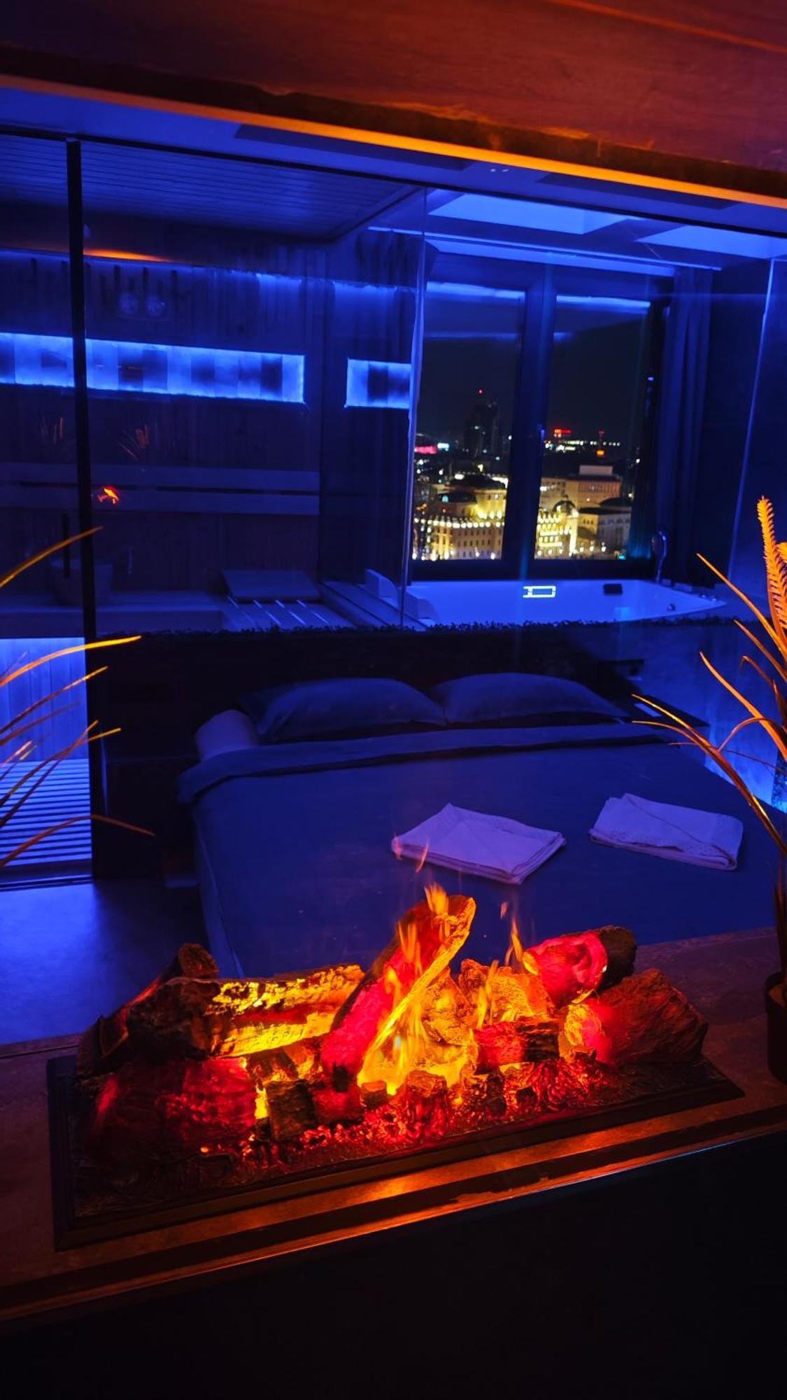 Smart Luxury Penthouse Suites - Private Sauna, Hot-Tub, Home Cinema At The Best Location In Skopje Eksteriør billede