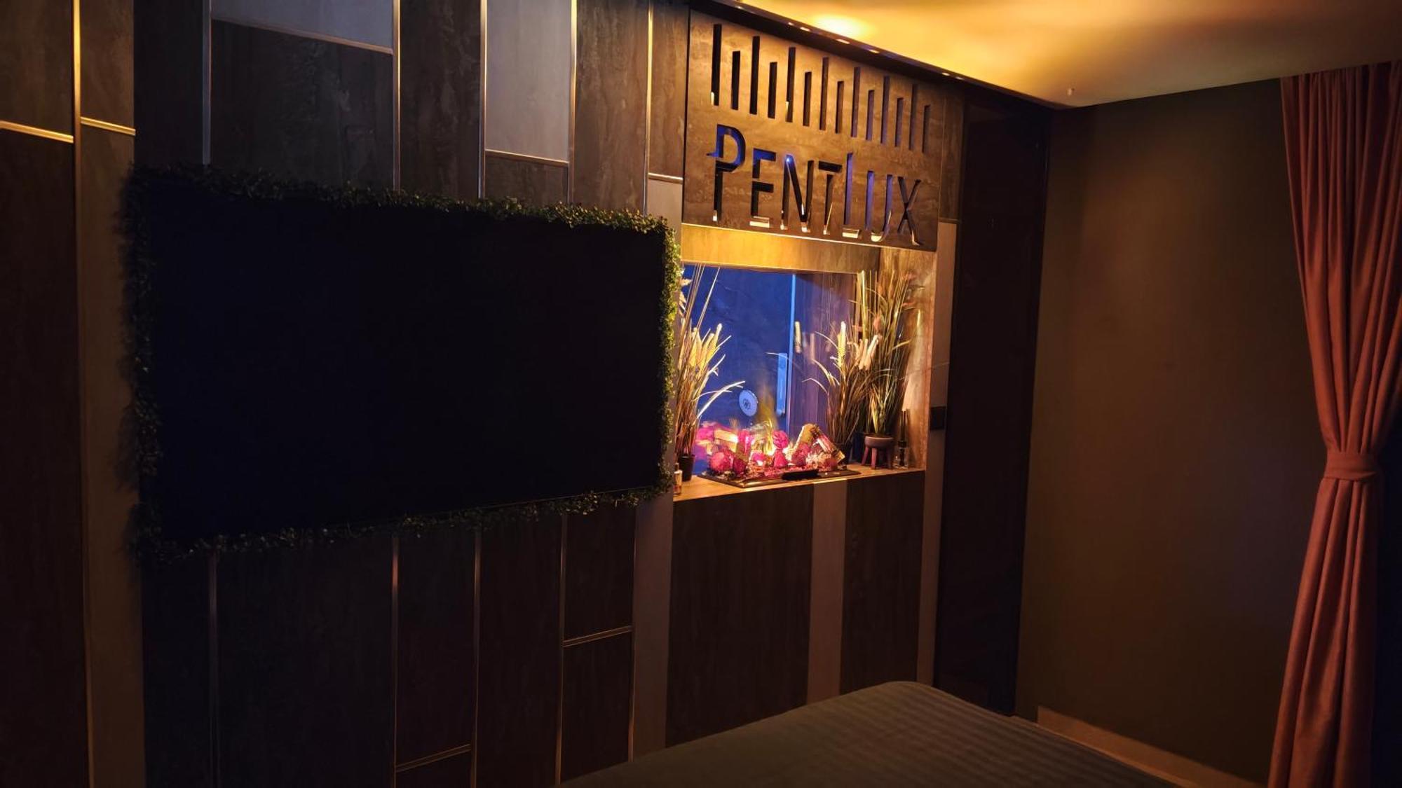 Smart Luxury Penthouse Suites - Private Sauna, Hot-Tub, Home Cinema At The Best Location In Skopje Eksteriør billede